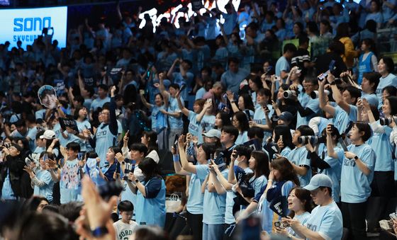 4강 진출 기뻐하는 팬들