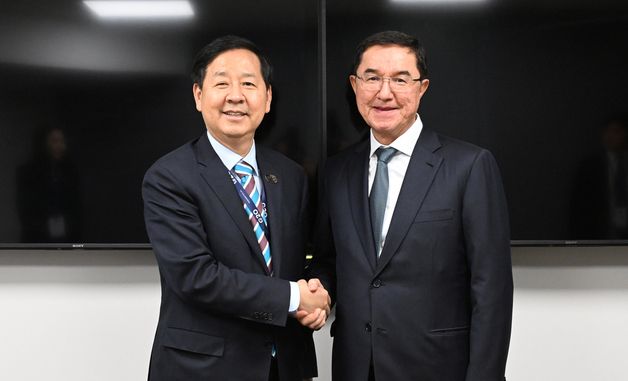 우즈벡 경제부총리 만난 구윤철