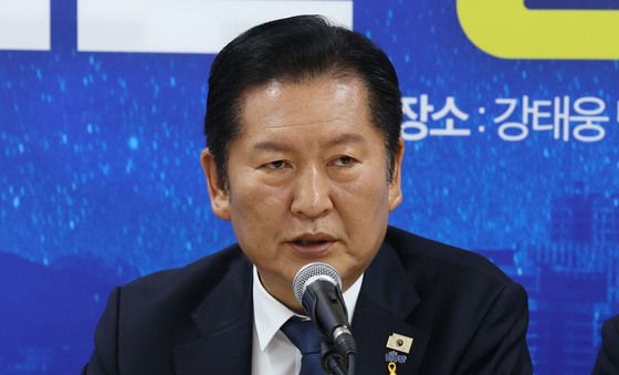 발언하는 정청래 대표