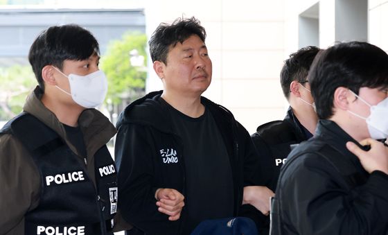 영장실질심사 출석하는 지혜복 씨 복직 요구 시위한 3인