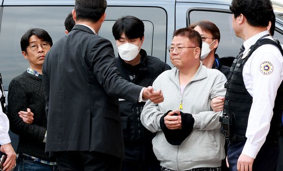 영장실질심사 받는 지혜복 씨 복직 요구 시위대 3인