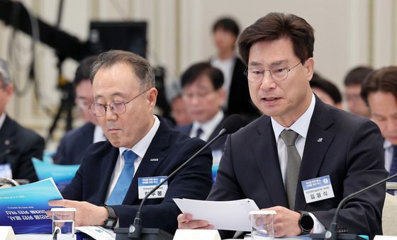 업무보고 하는 김영식 국가과학기술연구회 이사장