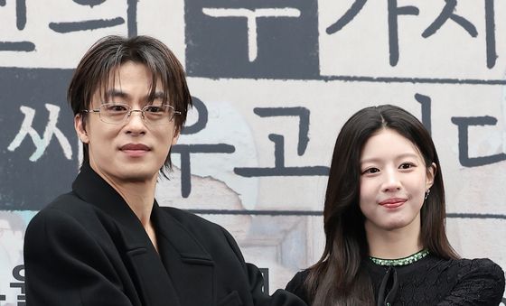 구교환·고윤정, 동만이와 은아