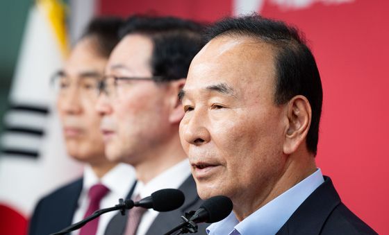 대구시장 경선 결과 밝히는 박덕흠