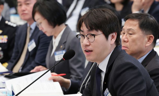 이재명 대통령 질문 답변하는 하정우 수석