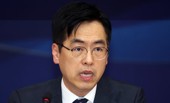 발언하는 김민재 차관