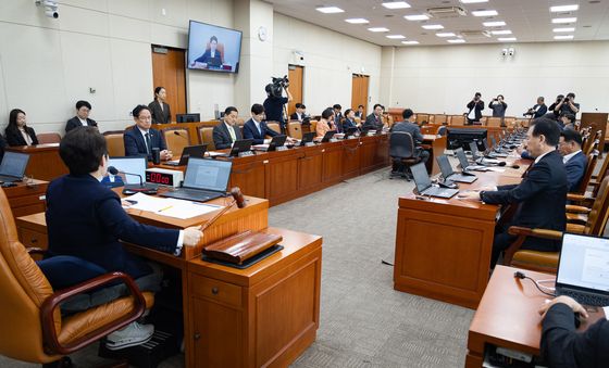 국회 재경위, 신현송 한국은행 총재 후보자 인사청문경과보고서 채택 보류