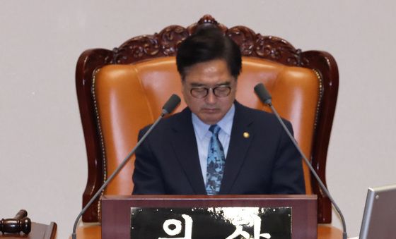 토론하는 정춘생 의원