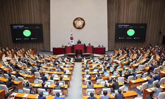 '중대선거구제 최초 도입' 공직선거법 개정안 국회 통과