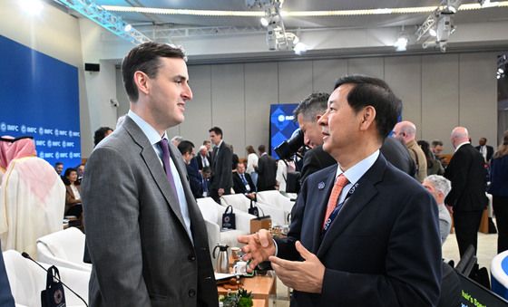 IMF 수석 부총재 만난 구윤철 부총리