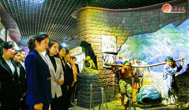 北 중앙계급교양관 "더욱 투철한 반제계급 의식 지니자" 독려