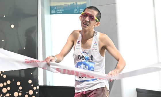 수직 마라톤 '스카이런' 완주