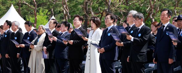 4·19 노래 제창하는 이재명 대통령