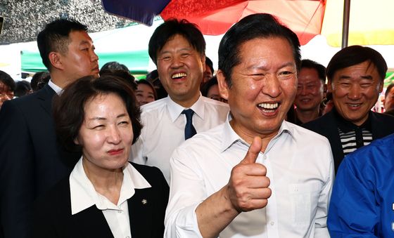 정청래 대표 성남 찾아 '엄지 척'