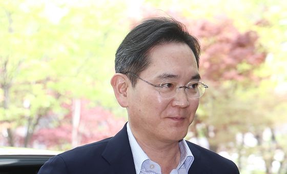 이재용 삼성 회장, 인도·베트남 순방 경제사절단 출국