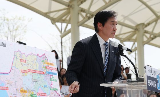 평택 방문해 평택을 출마선언하는 조국