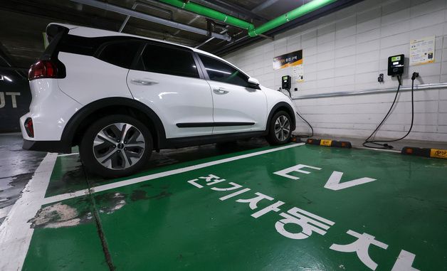 주말 전기차 충전기 낮 요금 12∼15% 할인