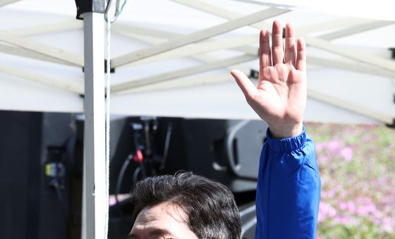 노원구 시민들과 인사하는 정원오 서울시장 후보