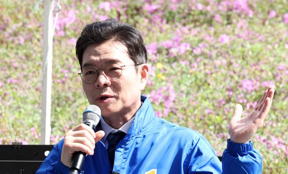 노원구 불암산 철쭉제 방문한 정원오 서울시장 후보