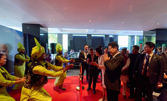 인도 전통춤 관람하는 이재명 대통령 부부