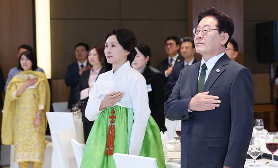 국민의례하는 이재명 대통령