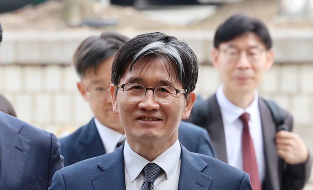 첫 공판 출석하는 오동운 공수처장