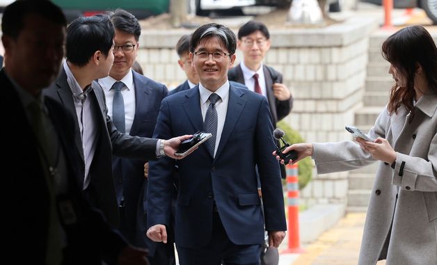 1차 공판 출석하는 오동운 공수처장