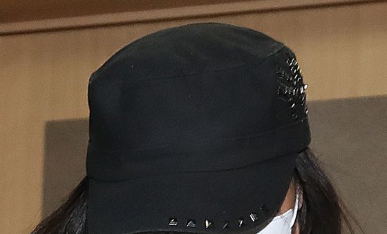 '어머니 시체' 캐리어 담아 유기한 딸 구속기로