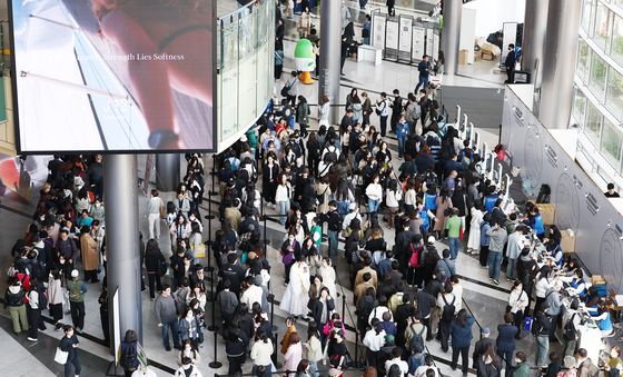 개최 전부터 많은 인파 몰린 서울국제불교박람회