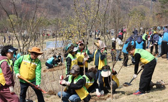식목일 앞두고 우리 강산 푸르게