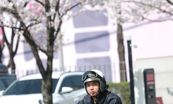 곽범, 오토바이 타고 출근
