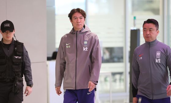 월드컵 모의고사 마치고 귀국하는 홍명보 감독
