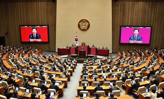 국회에서 시정 연설하는 이재명 대통령