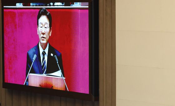 본회의장에서 시정연설하는 이재명 대통령