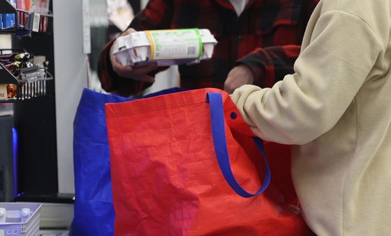 비닐 대란 걱정에 장바구니 챙긴 시민들