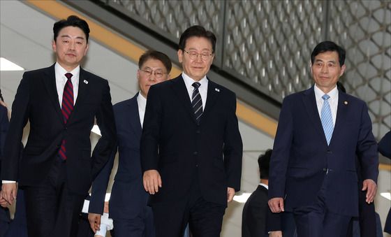 국회 떠나는 이재명 대통령