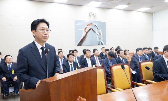 추경안 제안 설명하는 배경훈 부총리