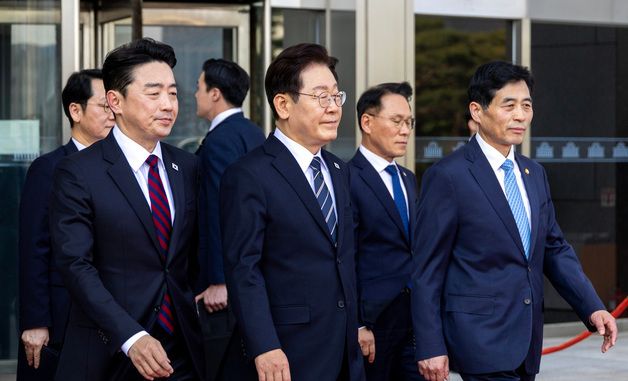 국회 떠나는 이재명 대통령