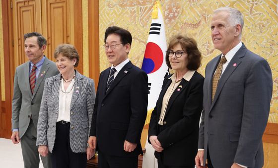 미국 상원의원단 접견하는 이재명 대통령