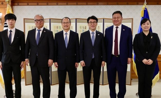 김민석 총리, 조나단 초이 홍콩 중화총상회장 접견