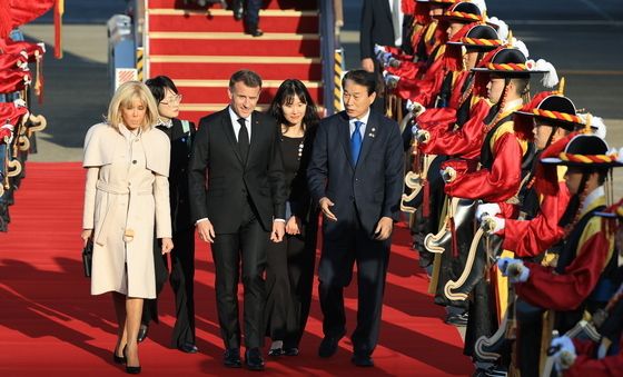 브리지트 여사와 한국 찾은 마크롱 대통령