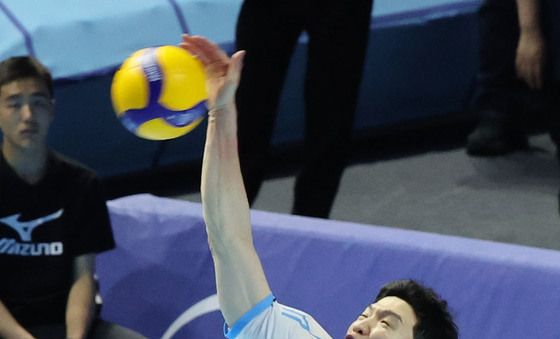 정지석의 강력한 서브