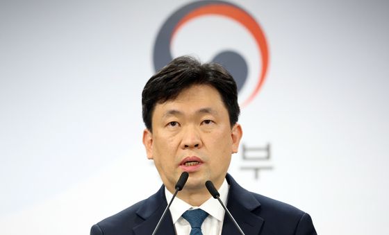 정례브리핑하는 윤민호 통일부 대변인