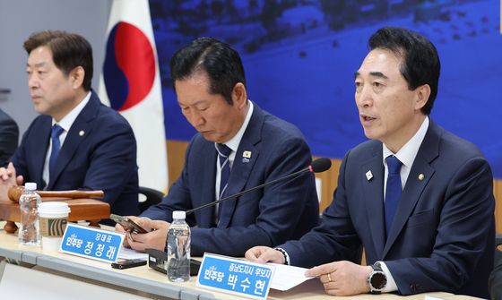 발언하는 박수현 충남지사 후보