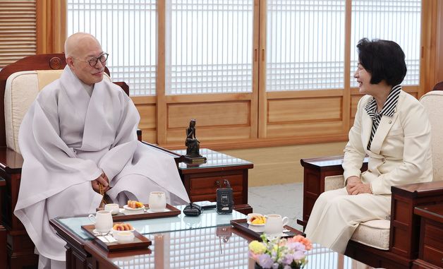 추미애 민주당 경기지사 후보, 조계종 총무원장 진우스님 예방