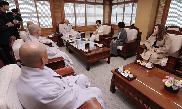 추미애 민주당 경기지사 후보, 조계종 총무원장 진우스님 예방