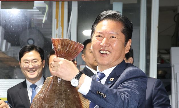 대천항수산시장 찾은 민주당