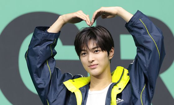 코르티스 건호, 안구정화 비주얼