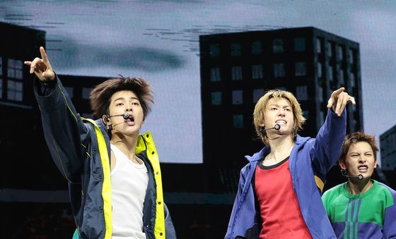 건호·마틴, 신나게