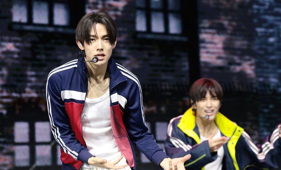 코르티스 성현, 무대 위 카리스마